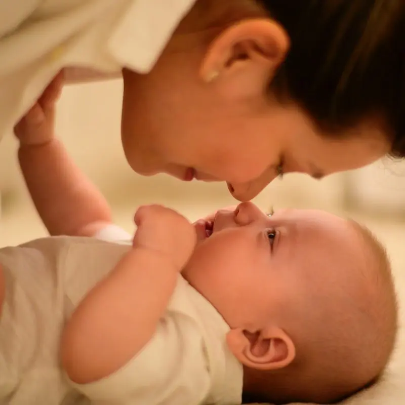 Les parents et un bébé