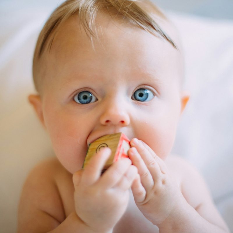 Traiter les coliques chez le bébé